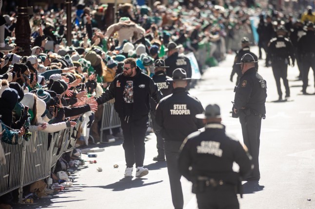 epa11896757 Members of the Philadelphia Eagles football team celebrate winning the 2025 Super Bowl during a victory parade in Philadelphia, Pennsylvania, USA, 14 February 2025. The Eagles defeated the Kansas City Chiefs in Super Bowl LIX. EPA/MIGUEL MARTINEZ EPA-EFE/MIGUEL MARTINEZ eiqrrirxidztinv