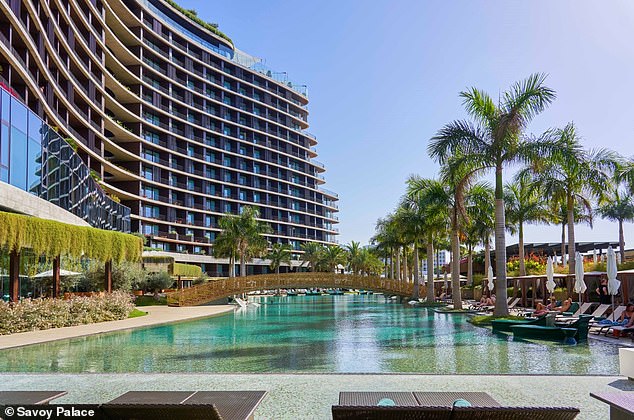 As one of the most recognizable footballers in the world, it’s no surprise that Ronaldo and his fiancée have chosen the five-star hotel Savoy Palace in Funchal to celebrate their big day