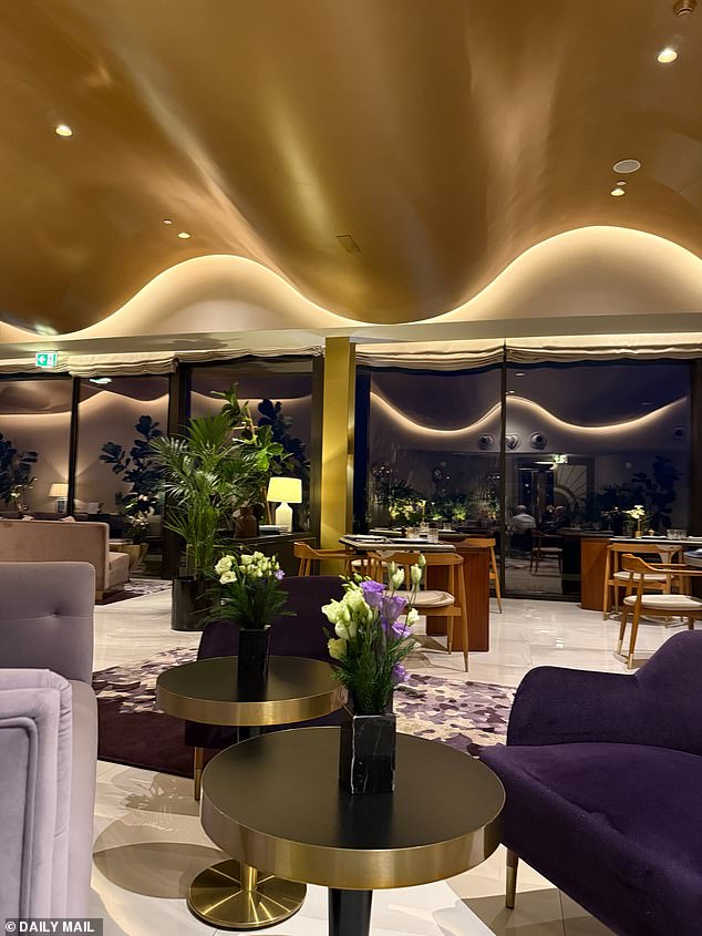 The couple can make the most of the hotel’s private dining experience