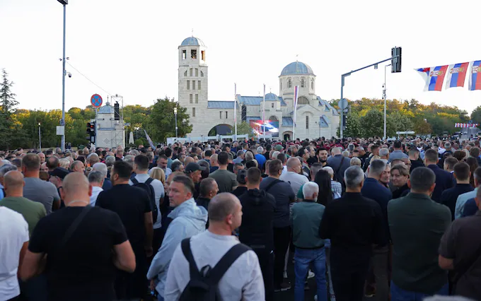 People gather for Ratko Mladic’s funeral qhxidiqxkiqreinv