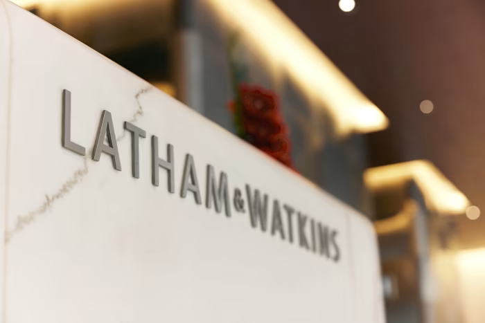 A Latham & Watkins sign on a building  qhxidiqxkiqxxinv